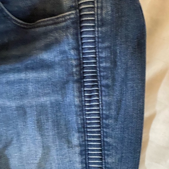 J Brand Skinny Jeans - Picture 4 of 7